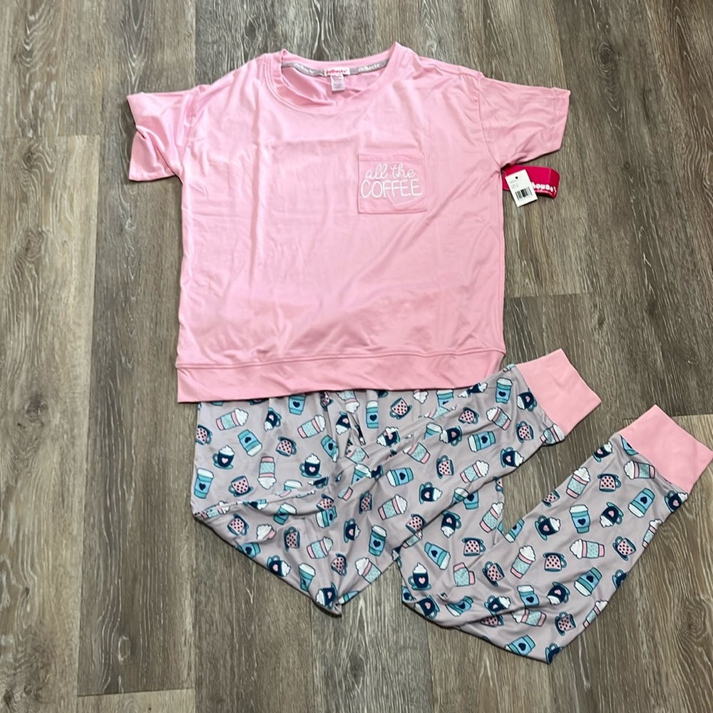 🆕 Dollhouse- adorable womans pjs